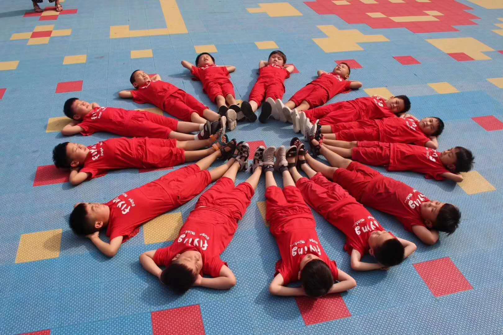 中小學(xué)生校服定制，質(zhì)量檢驗(yàn)很關(guān)鍵