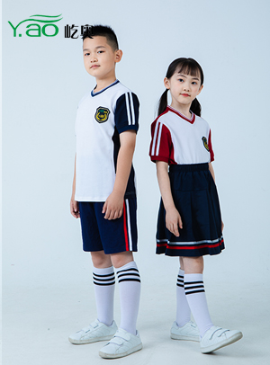 如何選擇一家專業(yè)的校服定制廠家