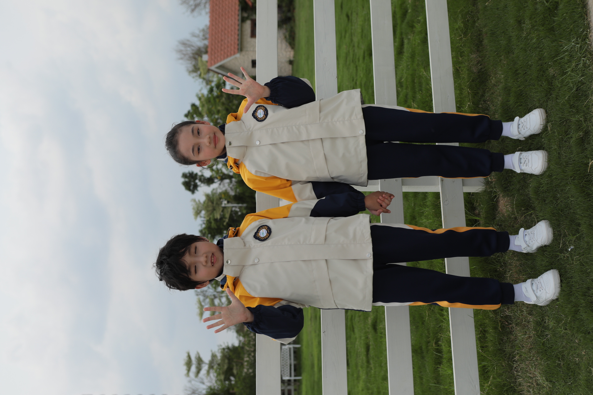 屹奧更了解學(xué)生，屹奧校服更適合學(xué)生！