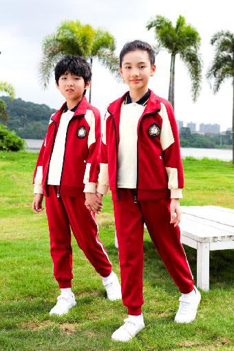 春季氣溫 “過(guò)山車(chē)”？屹奧校服，用保暖舒適穩(wěn)穩(wěn)護(hù)航！